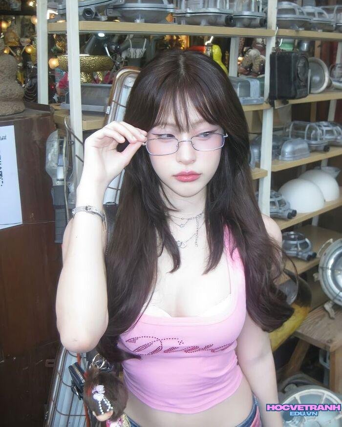 ảnh gái xinh 18 tuổi đẹp ánh nhìn dịu