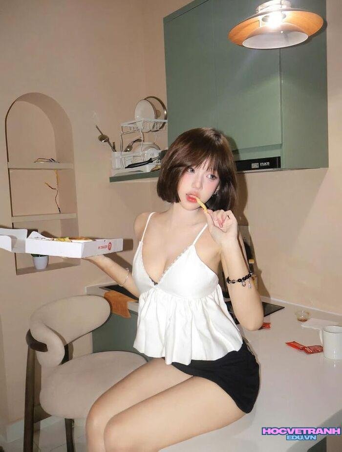 ảnh gái xinh 18 tuổi đẹp phong thái tự tin