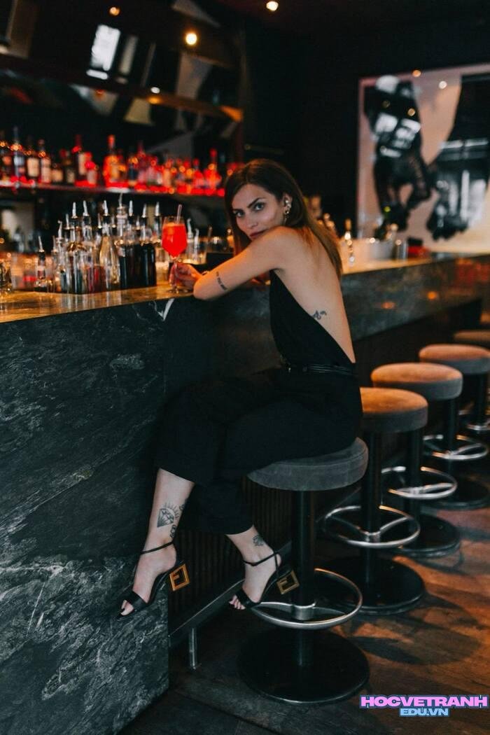 ảnh gái xinh đi bar đẹp hiện đại