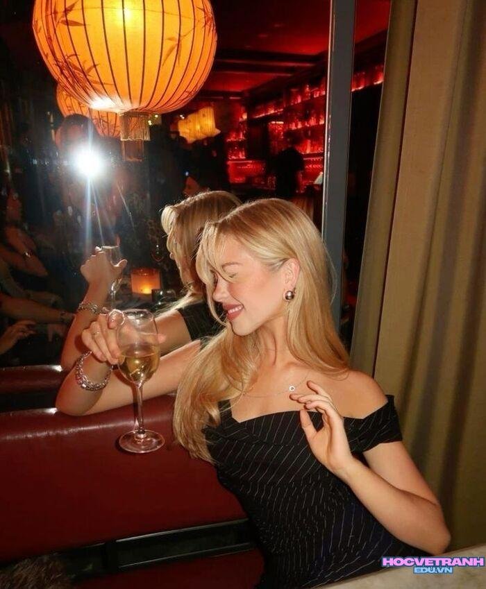 ảnh gái xinh đi bar đẹp thần thái cuốn