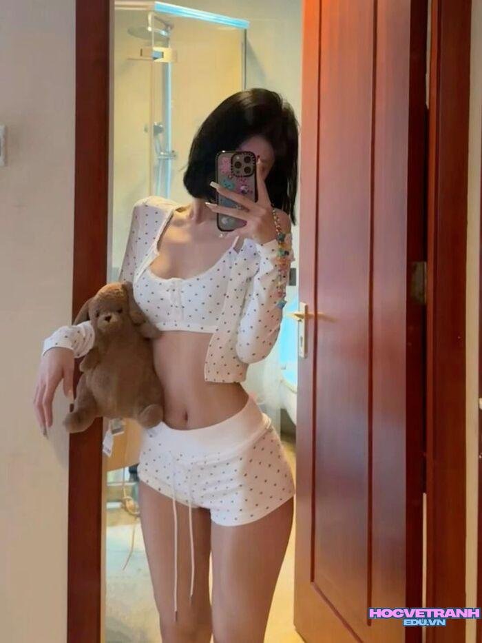 ảnh gái xinh mặc quần ngắn đẹp cuốn hút nhẹ nhàng