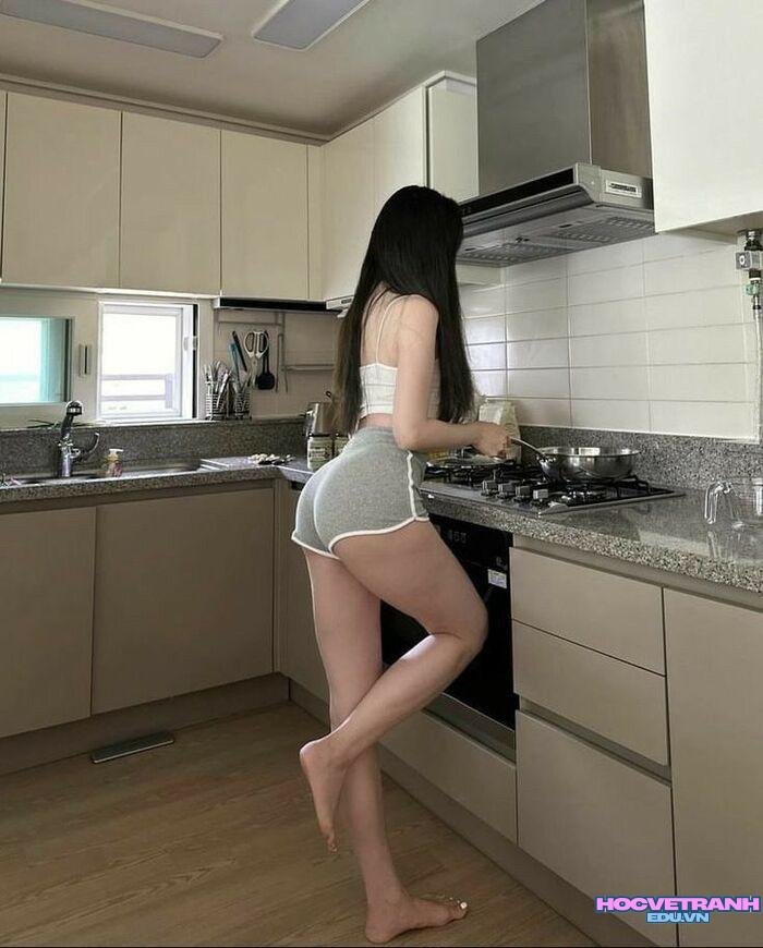 ảnh gái xinh mặc quần ngắn đẹp hiện đại