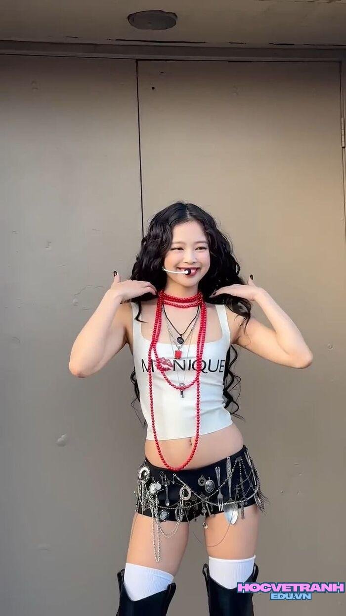 ảnh gái xinh mặc quần ngắn đẹp năng động cuốn hút