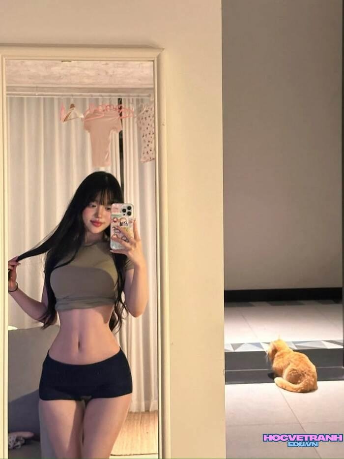 ảnh gái xinh mặc quần ngắn đẹp nổi bật tự nhiên