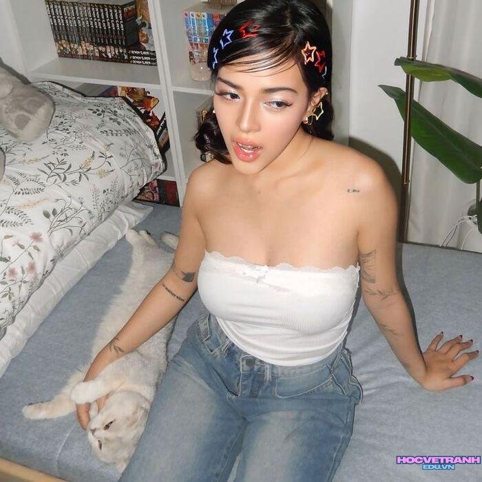 ảnh gái xinh xăm mình đẹp ánh nhìn sắc