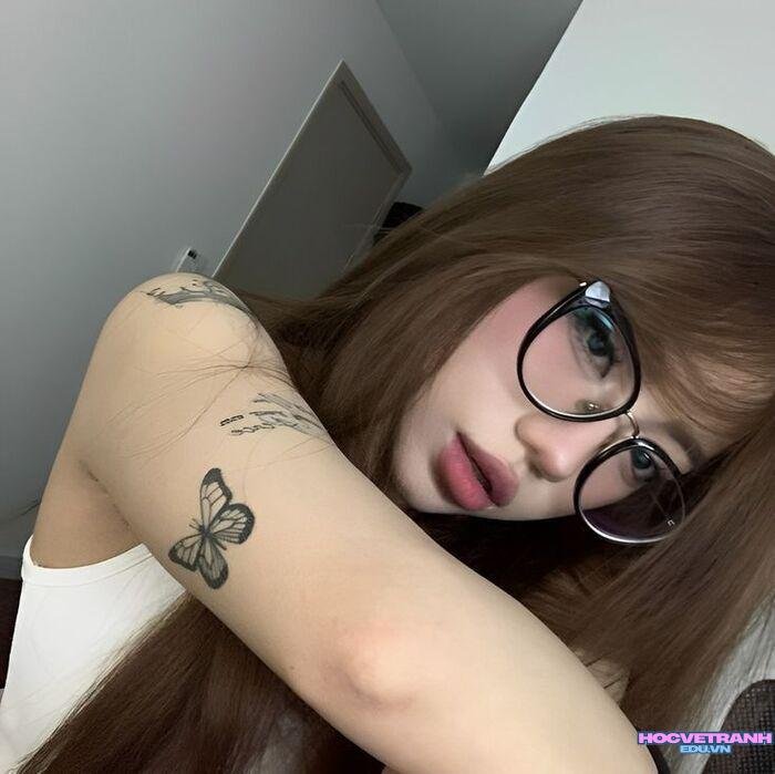 ảnh gái xinh xăm mình đẹp cá tính mạnh