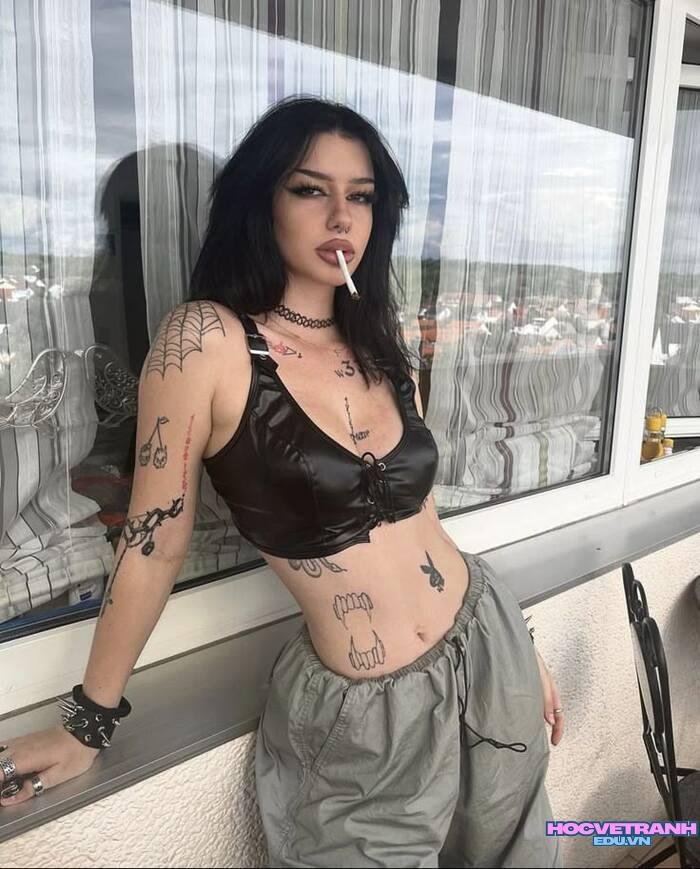 ảnh gái xinh xăm mình đẹp cool lạnh