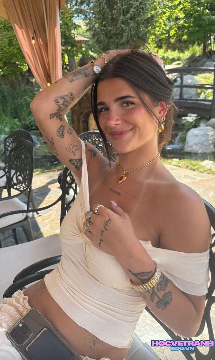 ảnh gái xinh xăm mình đẹp hiện đại