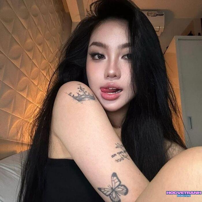 ảnh gái xinh xăm mình đẹp nổi bật cuốn hút