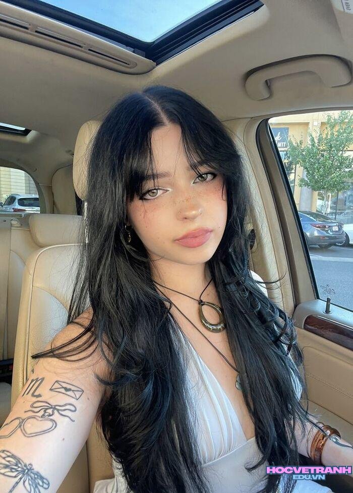 ảnh gái xinh xăm mình đẹp nổi bật tự nhiên