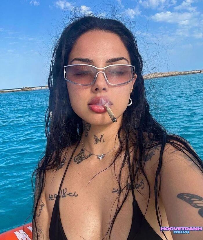 ảnh gái xinh xăm mình đẹp nổi bật