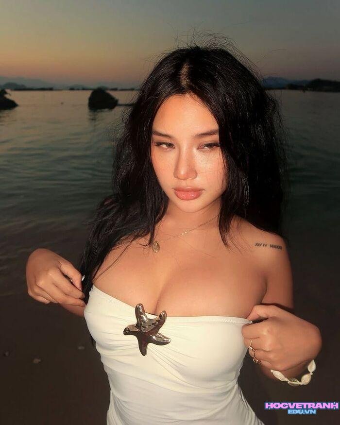 ảnh gái xinh xăm mình đẹp phong thái tự tin