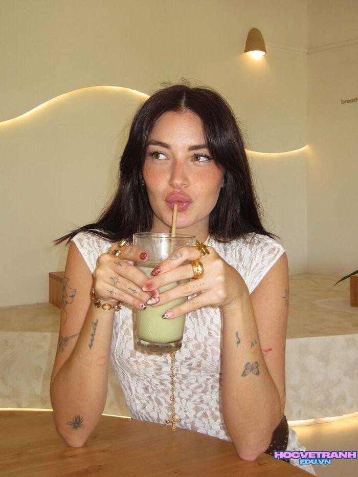 ảnh gái xinh xăm mình đẹp thần thái