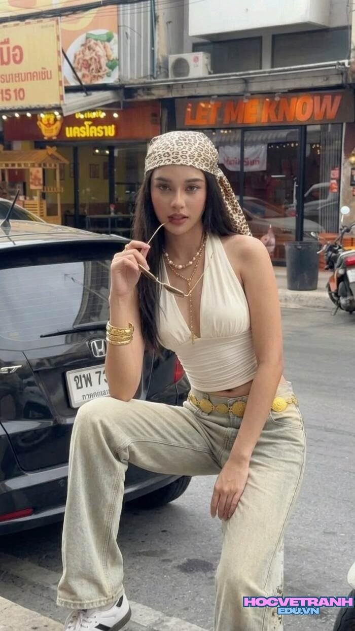 gái xinh mặc áo yếm ngầu