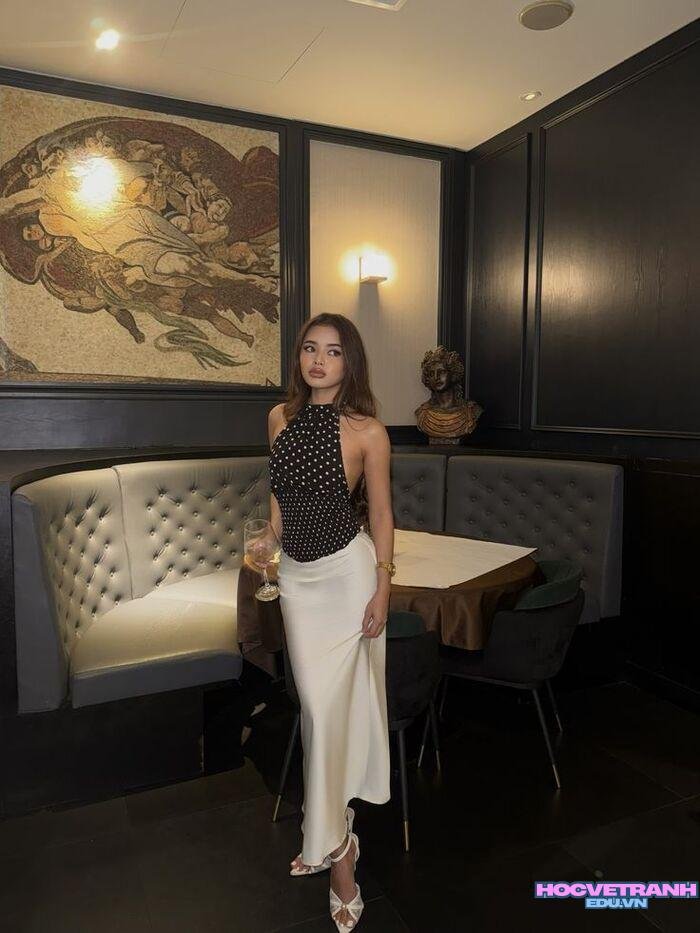 gái xinh mặc áo yếm siêu hot