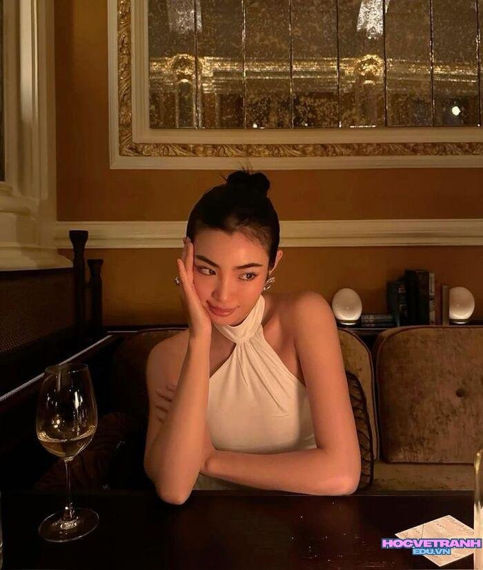 gái xinh mặc áo yếm xinh