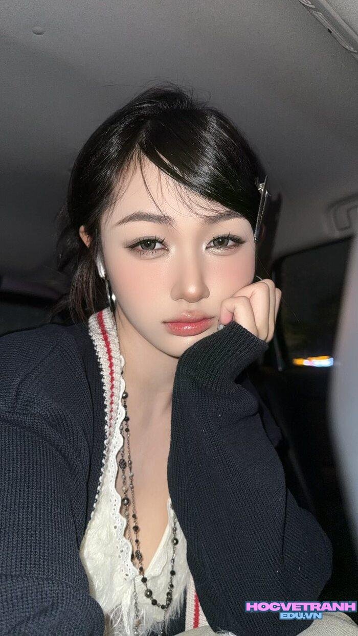 trần hà linh selfie