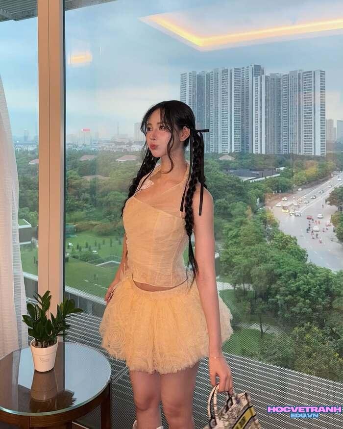 uyên ni cá tính cuốn hút