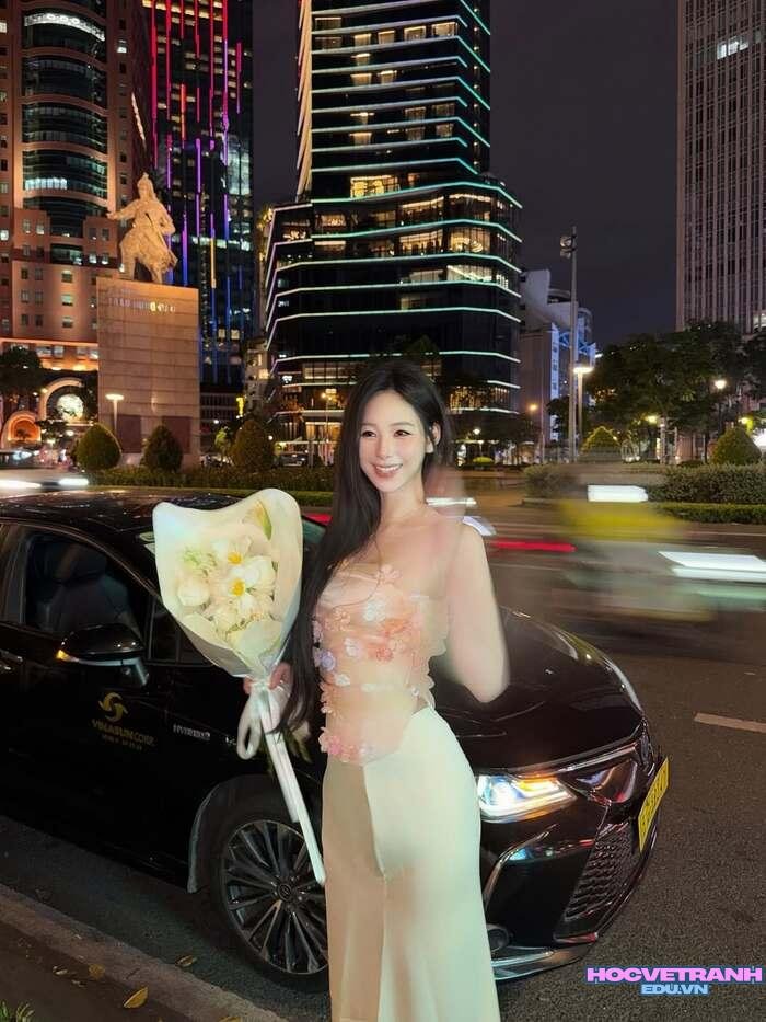 uyên ni đẹp tự tin