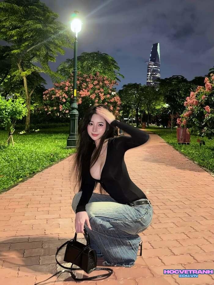 uyên ni xinh vú bự đẹp cuốn hút