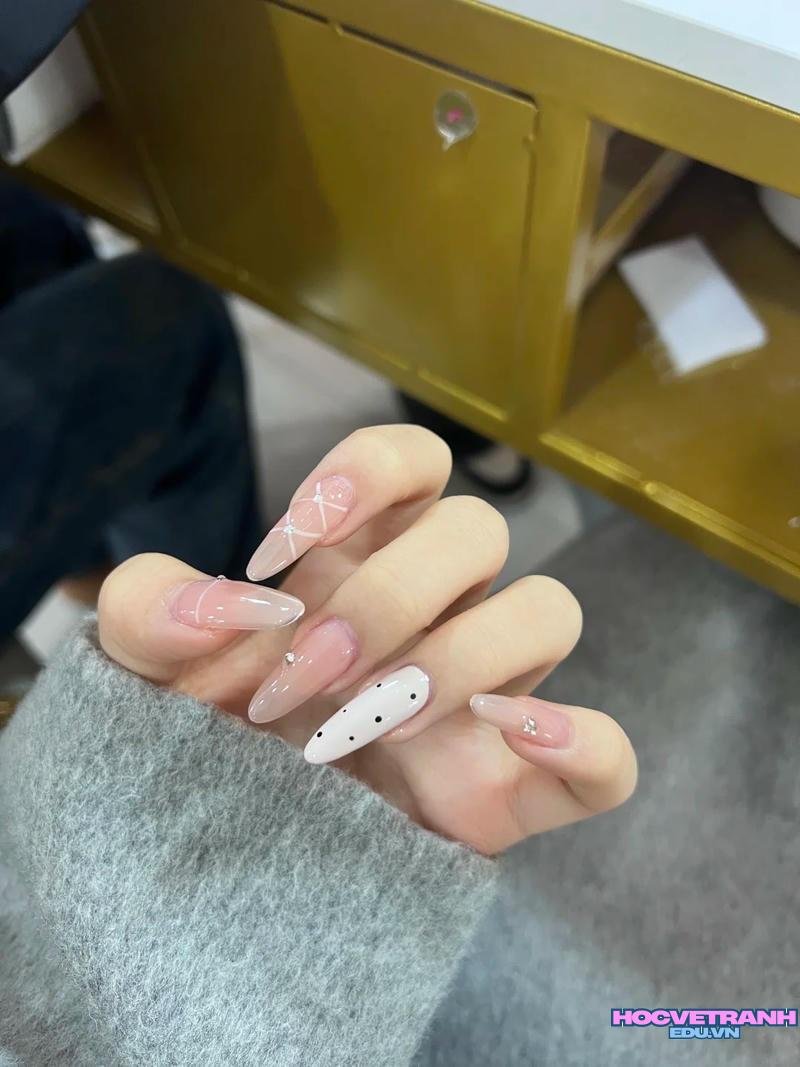 Album ảnh nail chấm bi thu hút nhất