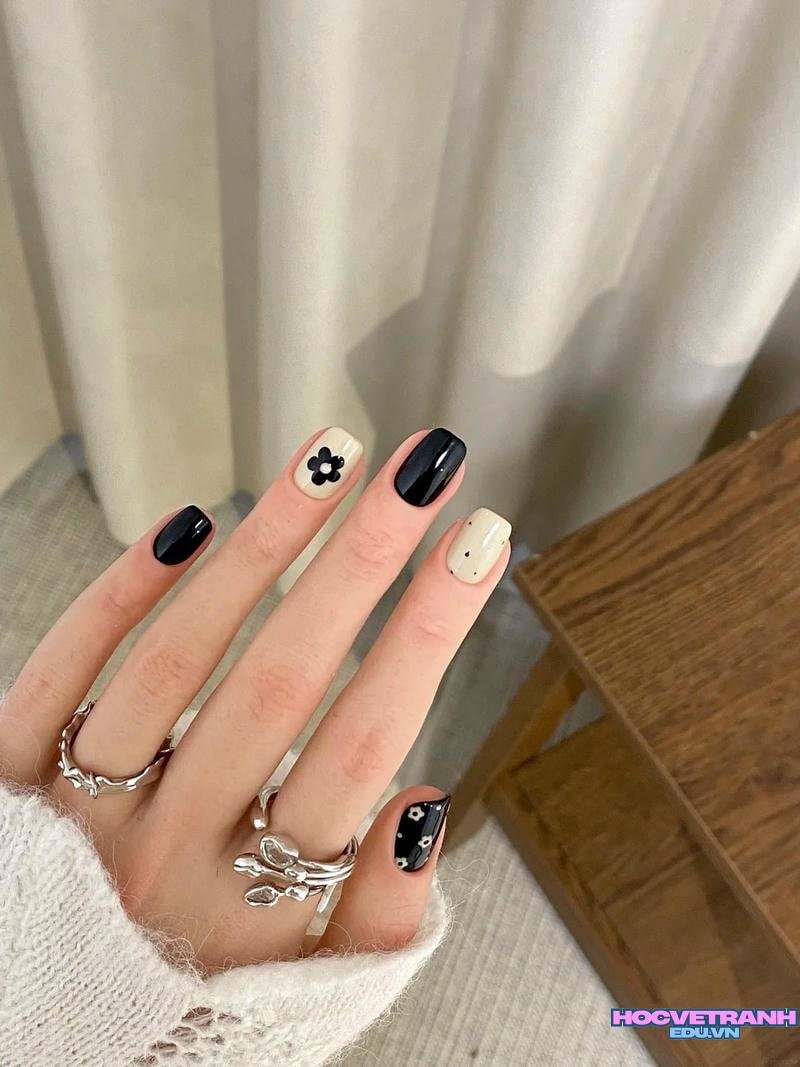 Ảnh ảnh nail màu đen cuốn hút