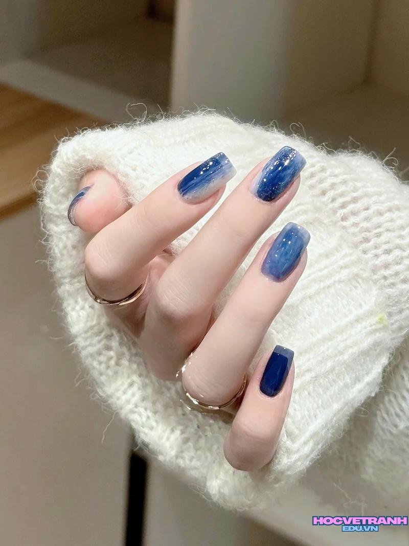 Ảnh ảnh nail màu xanh coban cuốn hút