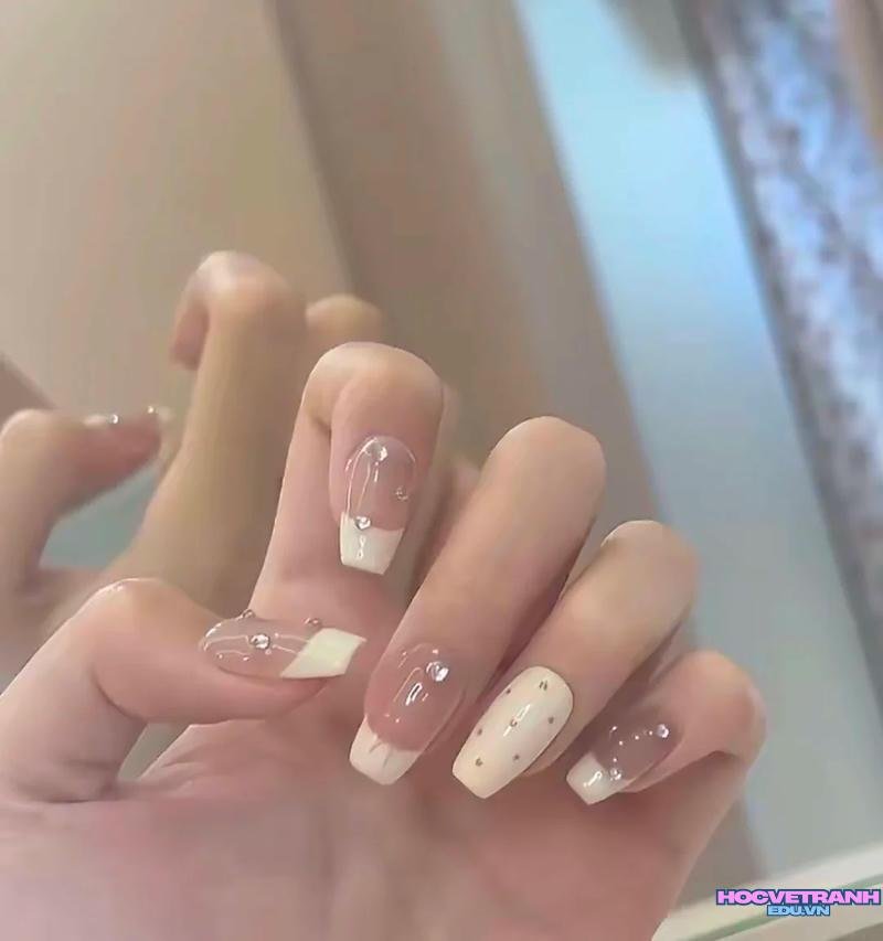 Ảnh ảnh nail trắng cuốn hút