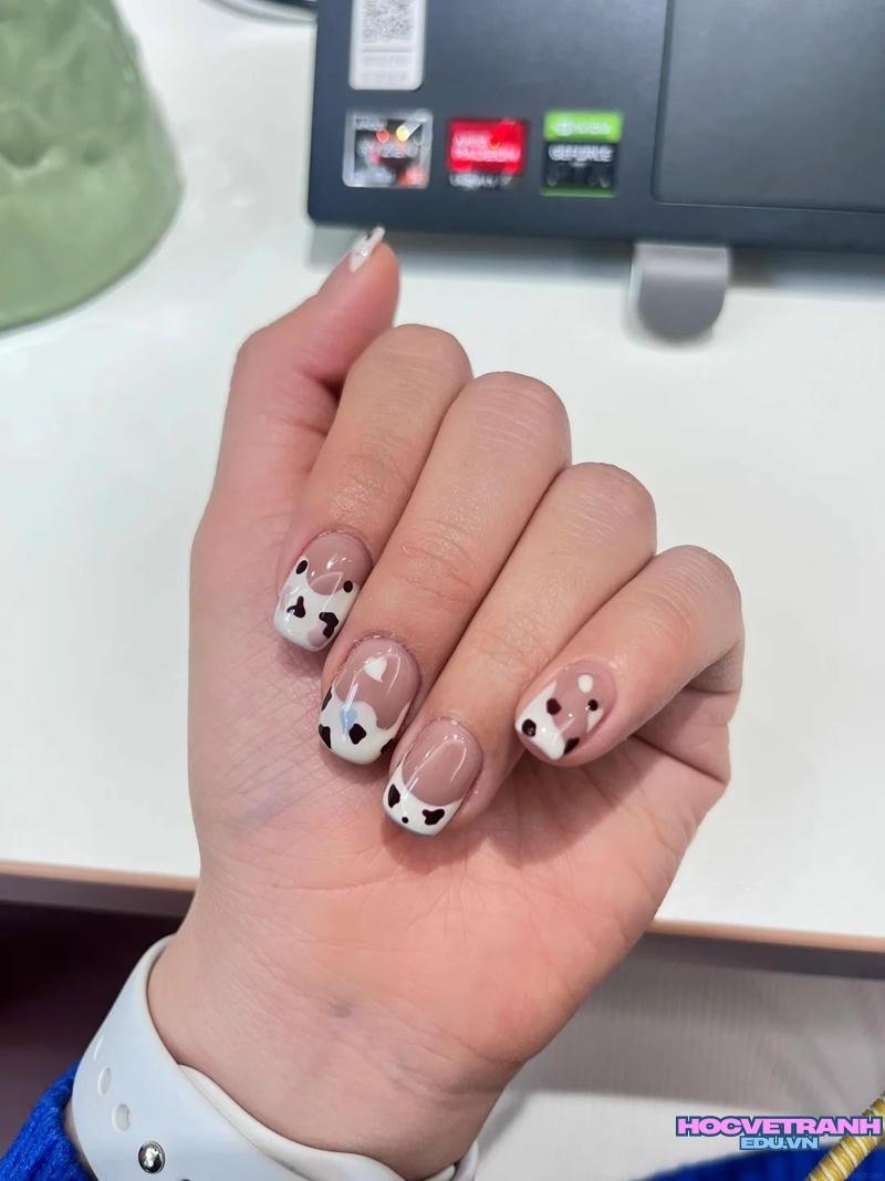 Bộ ảnh nail bò sữa độc đáo