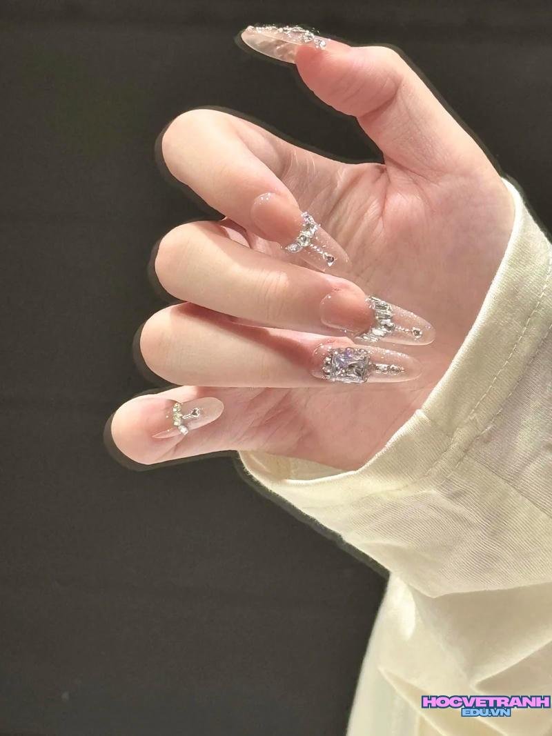 Bộ ảnh nail đính đá đẹp mới chất lượng cao