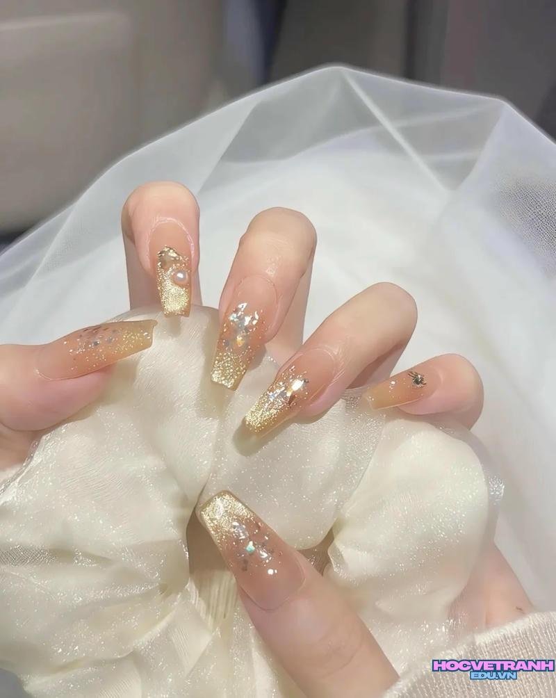 Bộ ảnh nail kim tuyến độc đáo