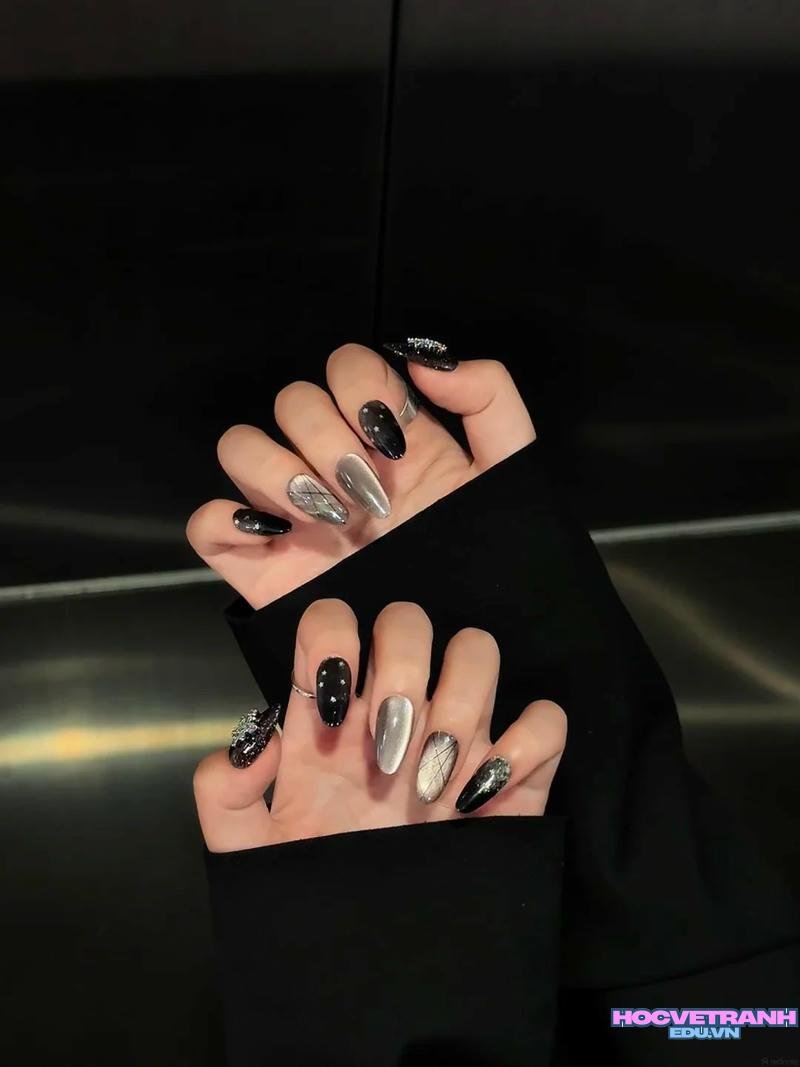 Bộ ảnh nail màu đen độc đáo