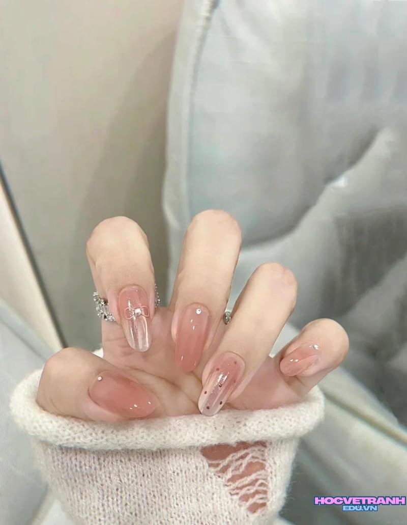 Bộ ảnh nail màu nude độc đáo