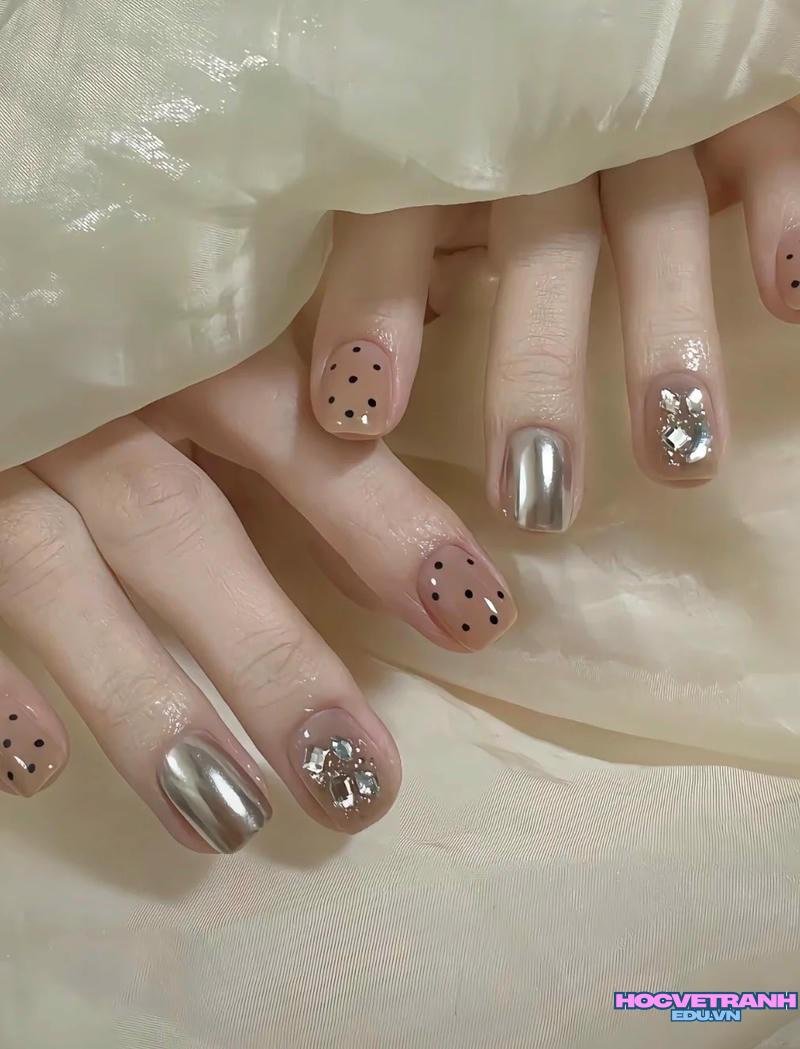Bộ ảnh nail tráng gương độc đáo