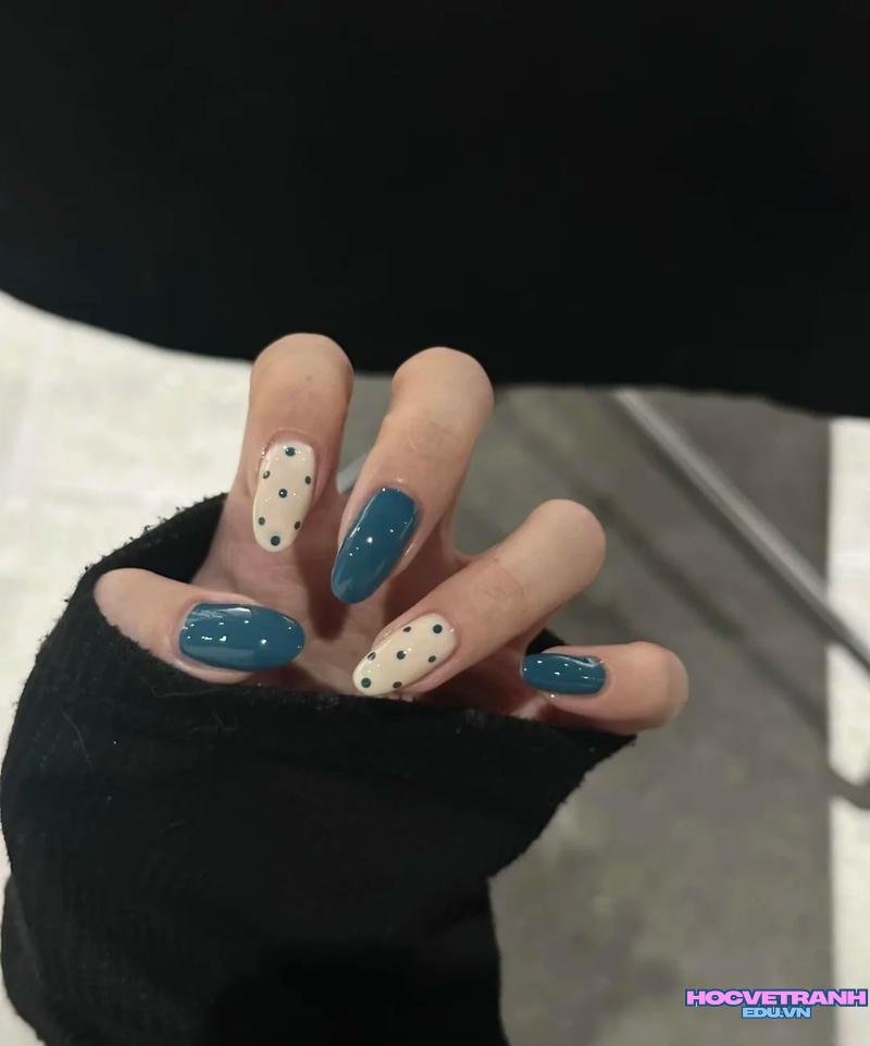 Khám phá ảnh nail 2 màu cuốn hút