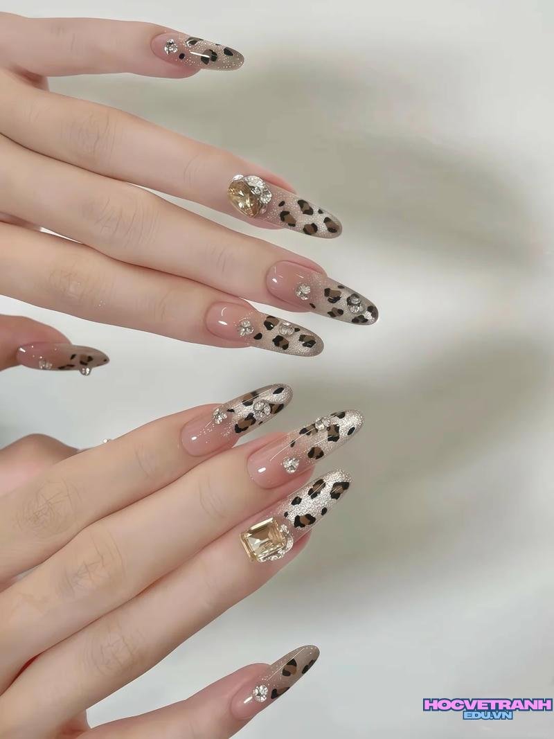 Khám phá ảnh nail da báo độc đáo
