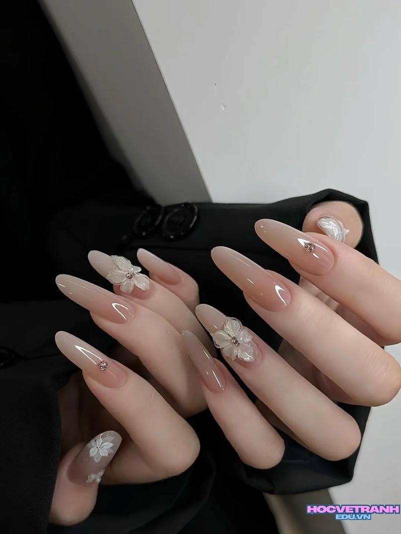 Khám phá ảnh nail đẹp tôn da cuốn hút