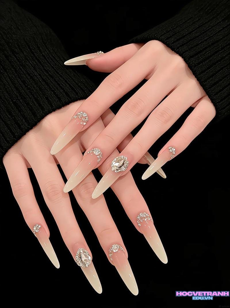 Khám phá ảnh nail đính đá đẹp thu hút