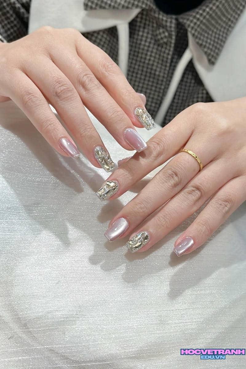 Khám phá ảnh nail kim tuyến cuốn hút