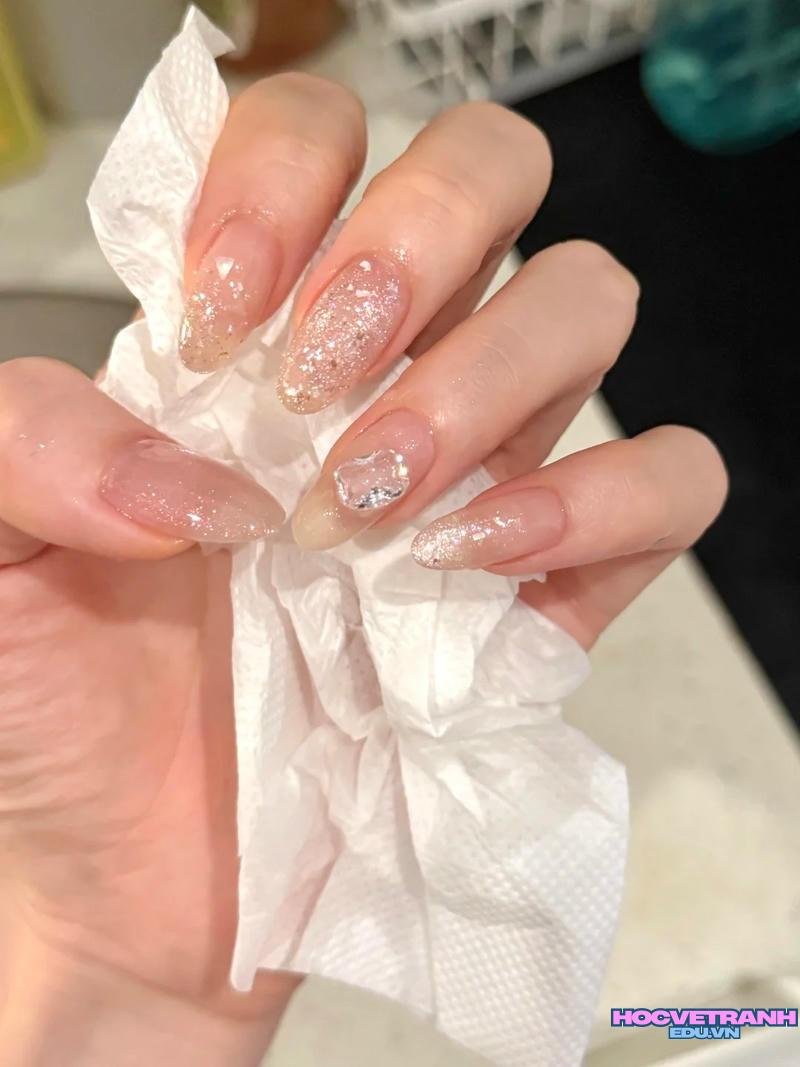 Khám phá ảnh nail kim tuyến đẹp