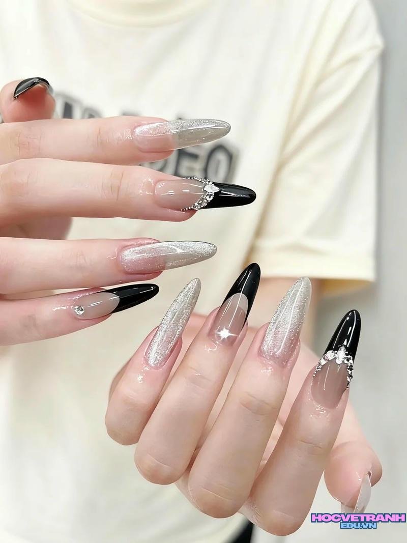 Khám phá ảnh nail màu đen đẹp nhất