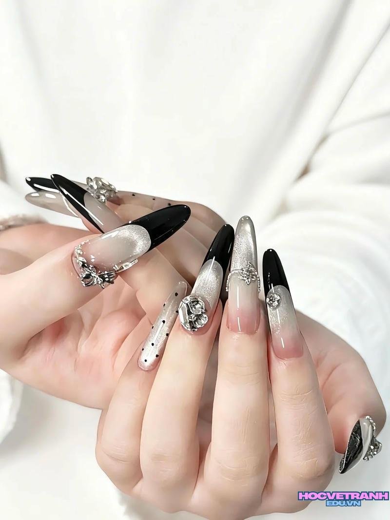 Khám phá ảnh nail màu đen độc đáo