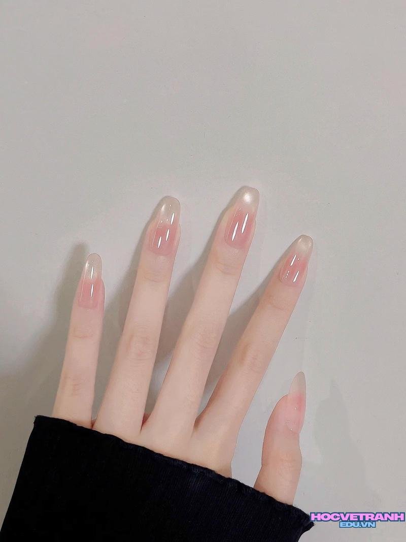 Khám phá ảnh nail màu nude cuốn hút