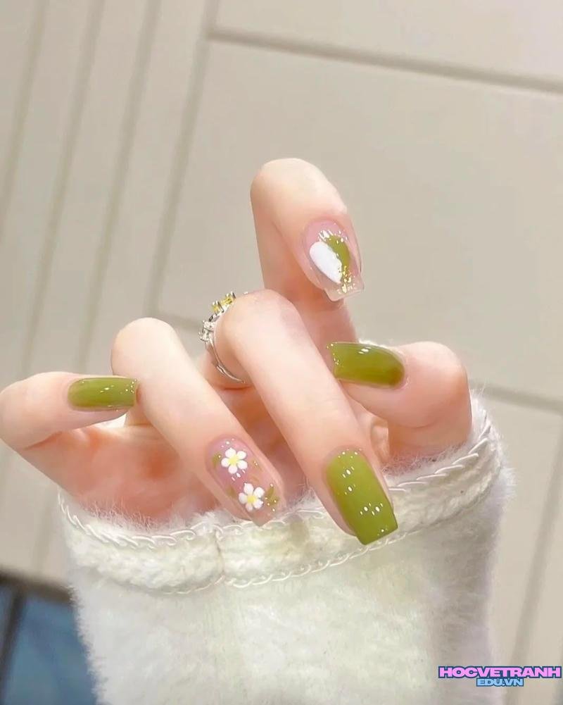 Khám phá ảnh nail màu xanh lá cuốn hút