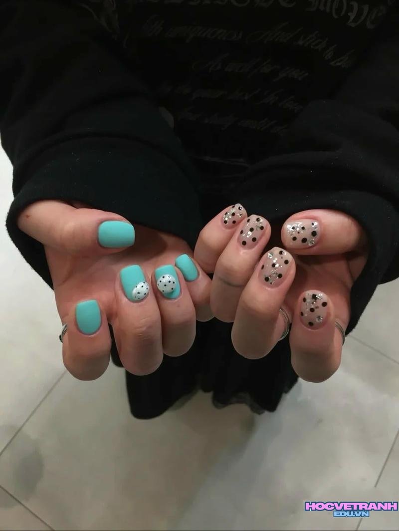 Khám phá ảnh nail màu xanh ngọc đẹp