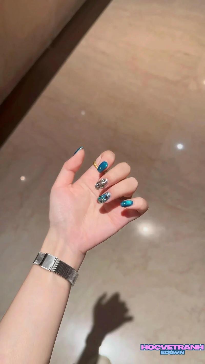 Khám phá ảnh nail màu xanh ngọc độc đáo