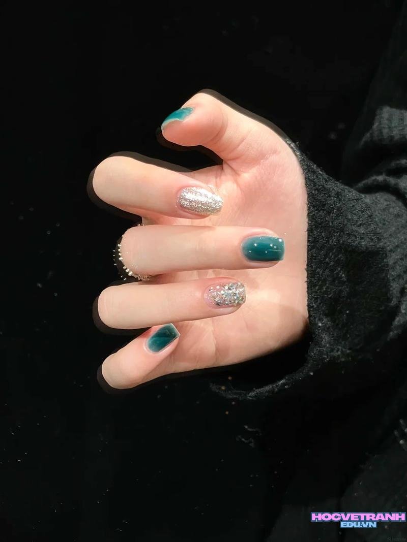 Khám phá ảnh nail màu xanh ngọc thu hút