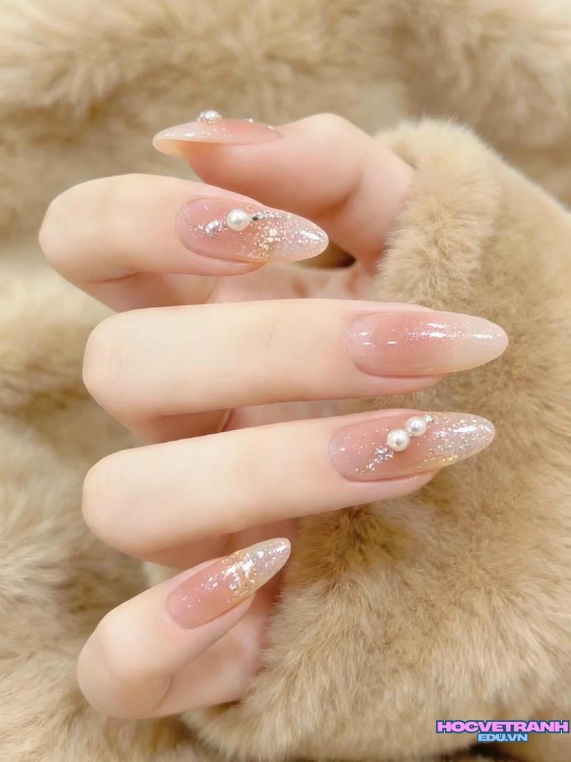 Khám phá ảnh nail nhẹ nhàng thu hút