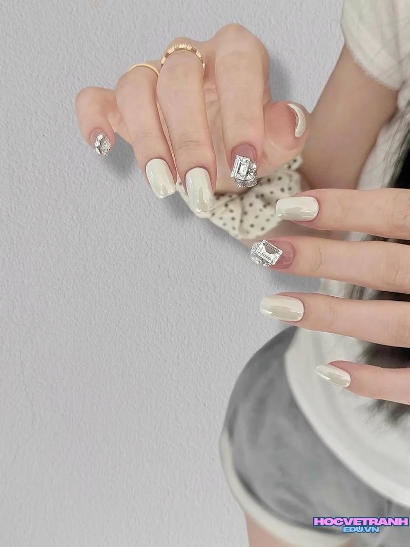 Khám phá ảnh nail trắng đẹp nhất