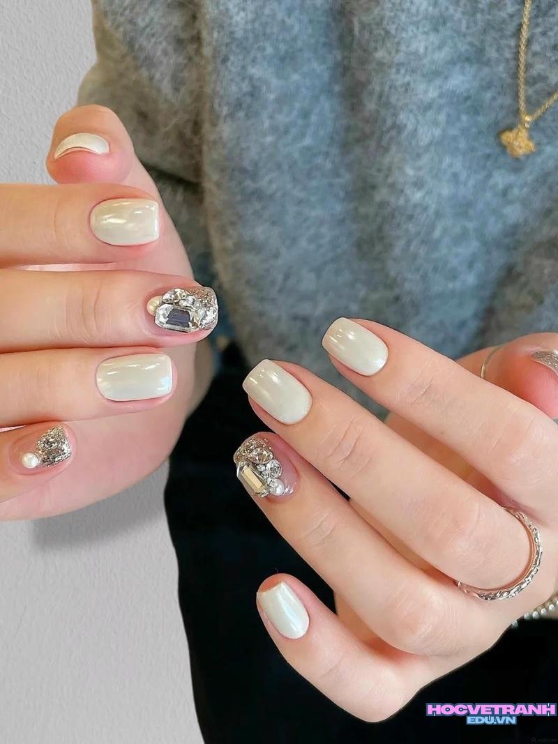 Khám phá ảnh nail trắng độc đáo